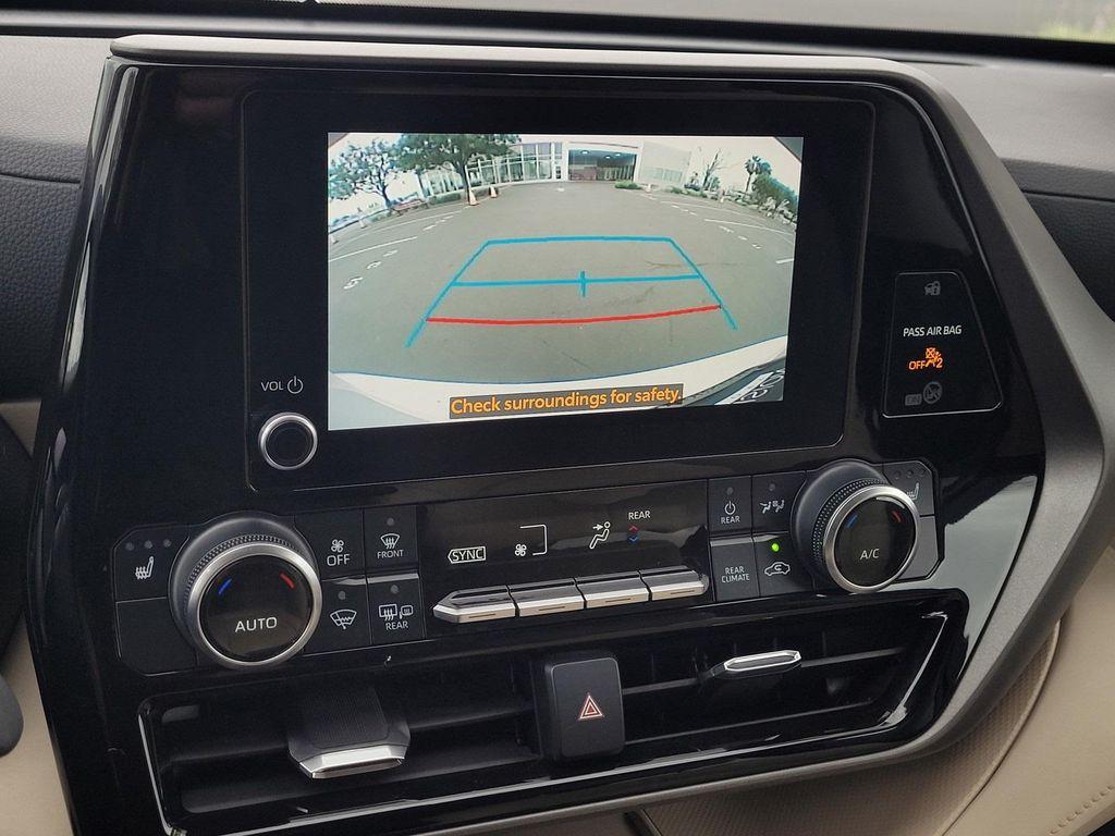 used 2023 Toyota Highlander car, priced at $36,383