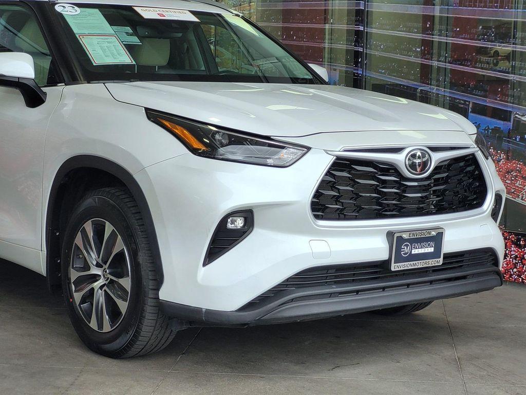 used 2023 Toyota Highlander car, priced at $36,383
