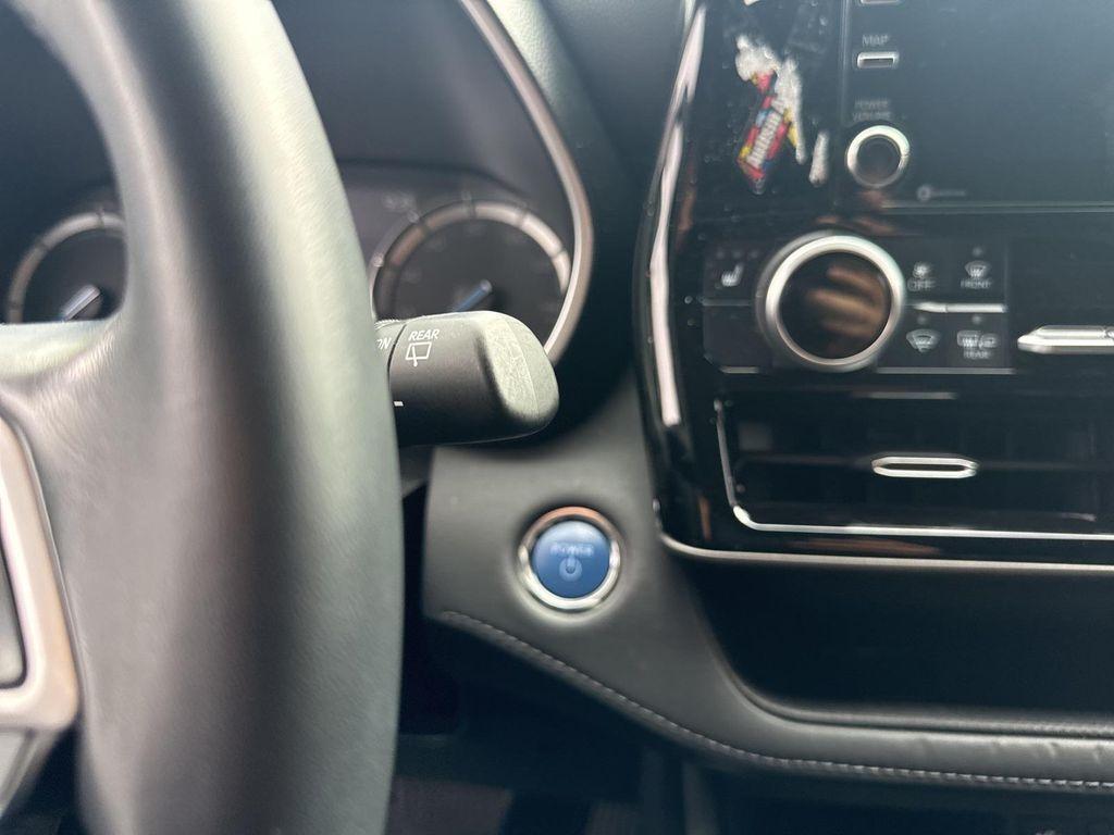 used 2022 Toyota Highlander Hybrid car, priced at $36,490