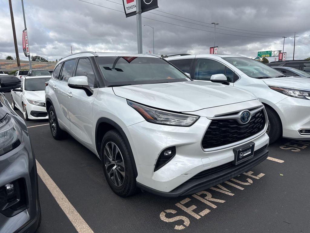 used 2022 Toyota Highlander Hybrid car, priced at $36,490