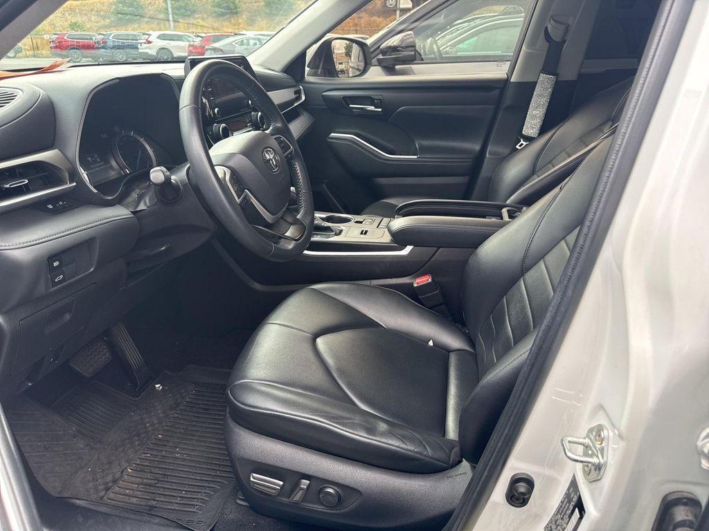 used 2022 Toyota Highlander Hybrid car, priced at $36,490