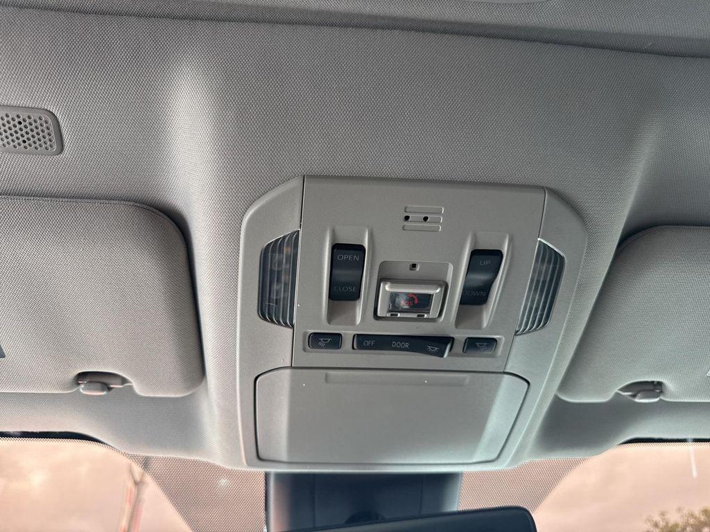 used 2022 Toyota Highlander Hybrid car, priced at $36,490