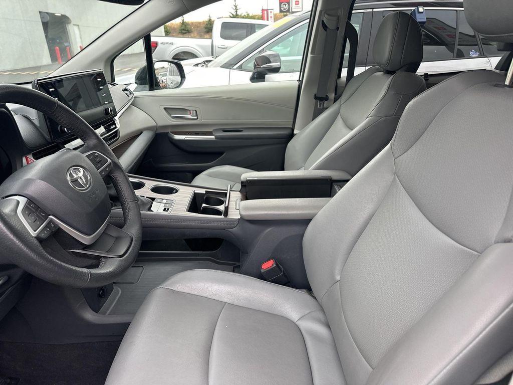 used 2023 Toyota Sienna car, priced at $40,998