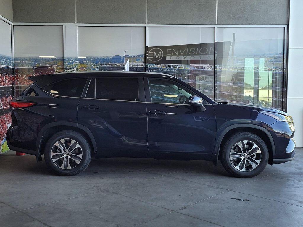 used 2023 Toyota Highlander car, priced at $35,229