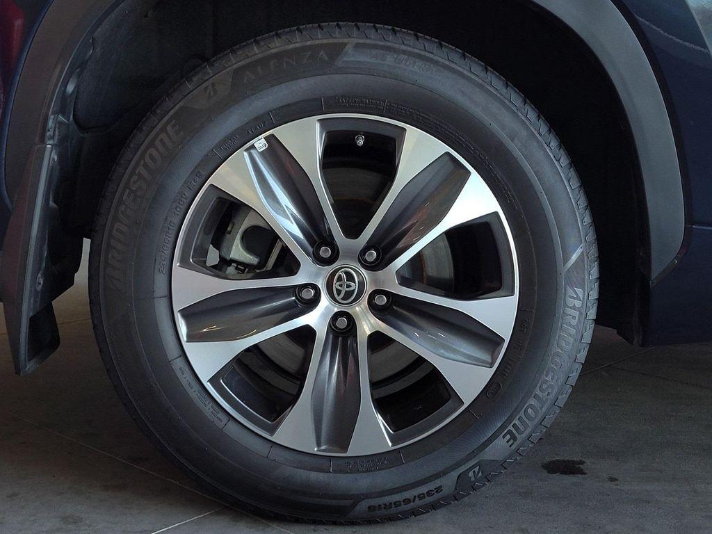 used 2023 Toyota Highlander car, priced at $35,229