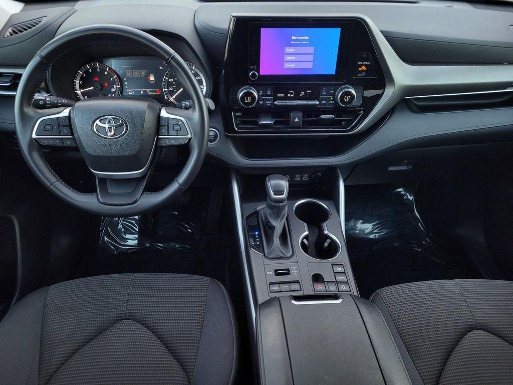 used 2024 Toyota Highlander car, priced at $37,889