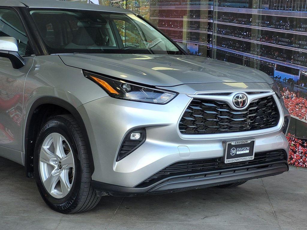 used 2024 Toyota Highlander car, priced at $37,889