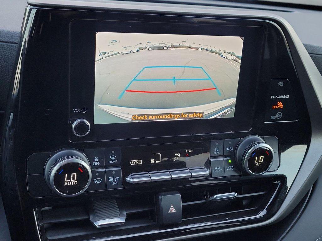 used 2024 Toyota Highlander car, priced at $37,889