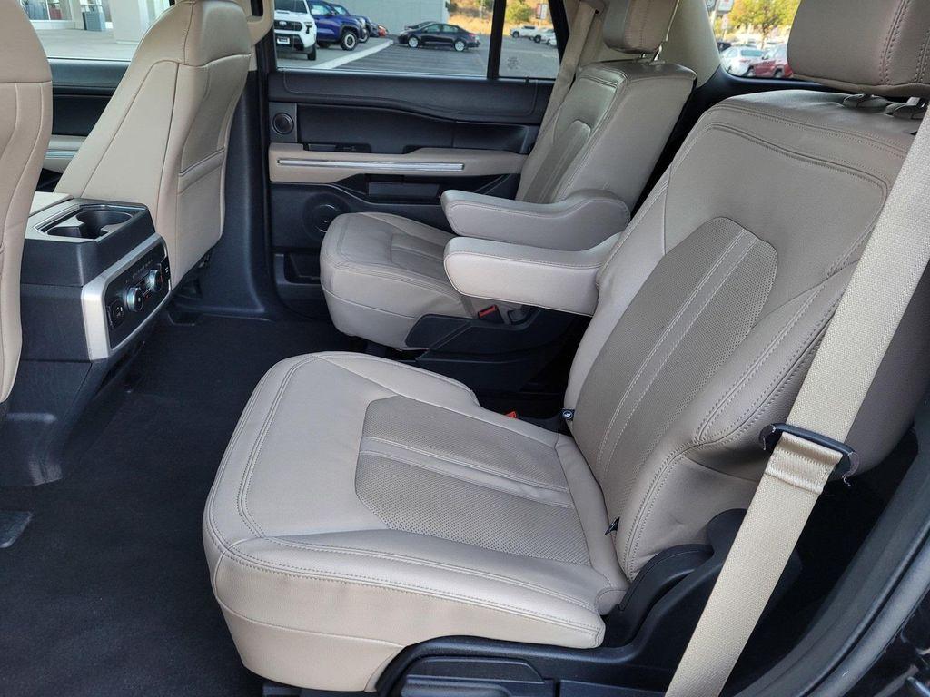 used 2023 Ford Expedition car, priced at $40,687