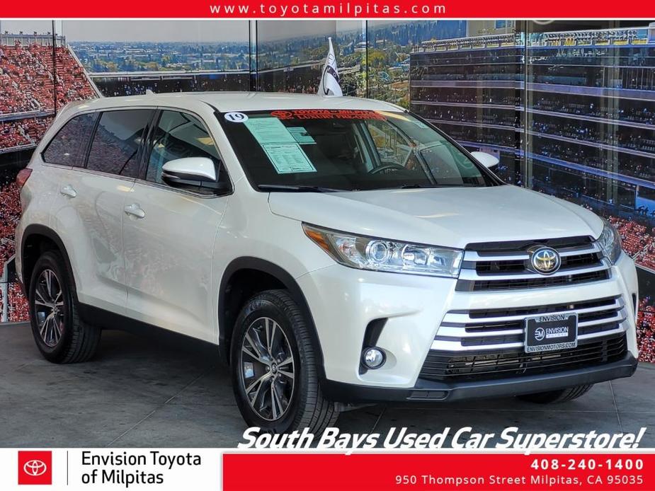 used 2019 Toyota Highlander car, priced at $26,966