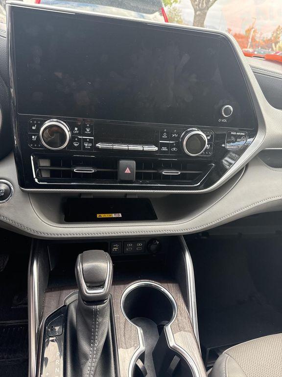 used 2023 Toyota Highlander car, priced at $40,990