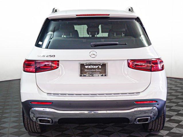 new 2024 Mercedes-Benz GLB 250 car, priced at $49,370