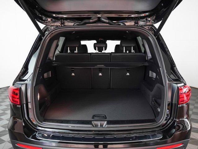 new 2025 Mercedes-Benz GLB 250 car, priced at $47,145