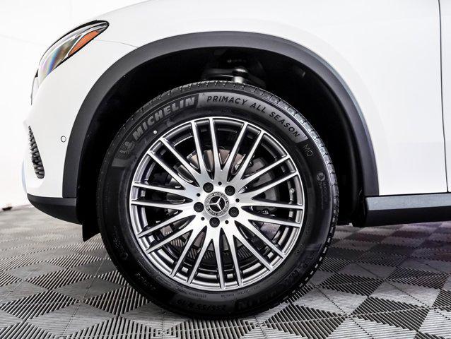 new 2025 Mercedes-Benz GLC 300 car, priced at $52,615