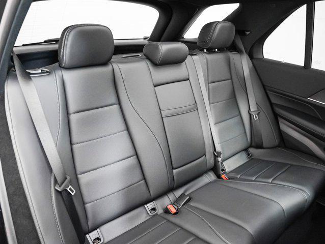 new 2025 Mercedes-Benz GLE 450 car, priced at $82,580