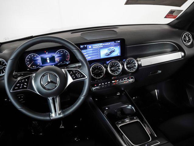 new 2024 Mercedes-Benz GLB 250 car, priced at $47,370