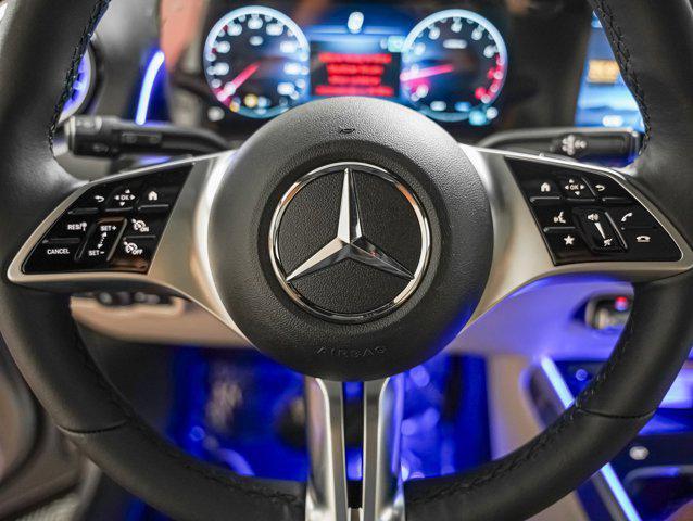 new 2025 Mercedes-Benz GLB 250 car, priced at $54,020
