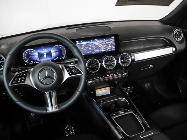 new 2024 Mercedes-Benz GLB 250 car, priced at $49,370