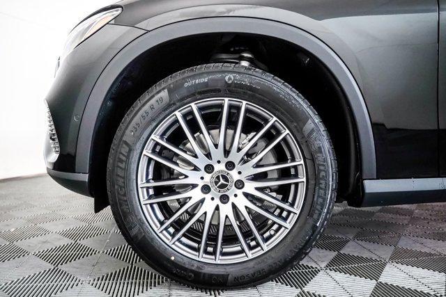 new 2025 Mercedes-Benz GLC 300 car, priced at $52,165