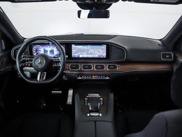 new 2025 Mercedes-Benz GLS 580 car, priced at $117,280