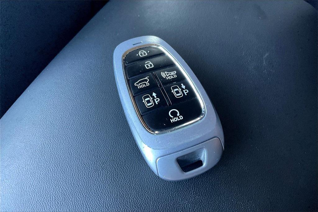 used 2021 Hyundai Santa Fe car, priced at $23,900