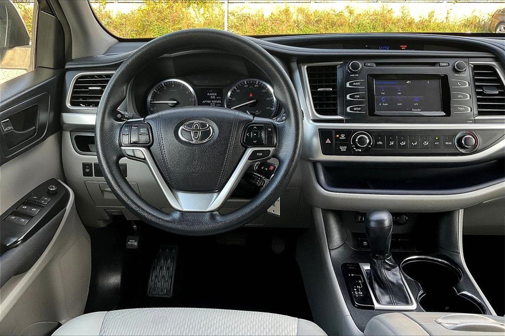 used 2015 Toyota Highlander car, priced at $17,499