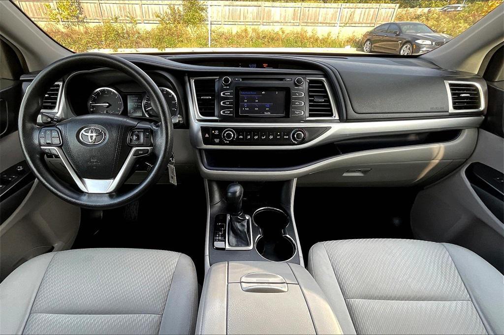 used 2015 Toyota Highlander car, priced at $17,499
