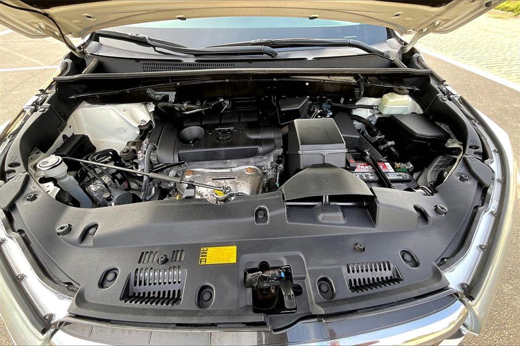 used 2015 Toyota Highlander car, priced at $17,499