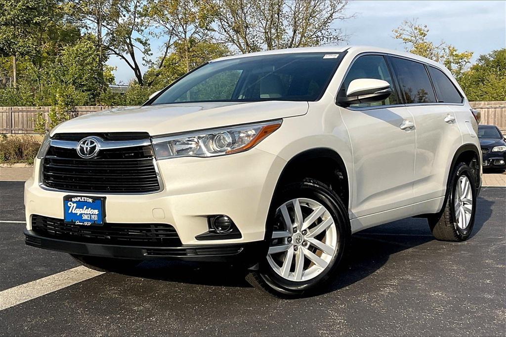 used 2015 Toyota Highlander car, priced at $17,499