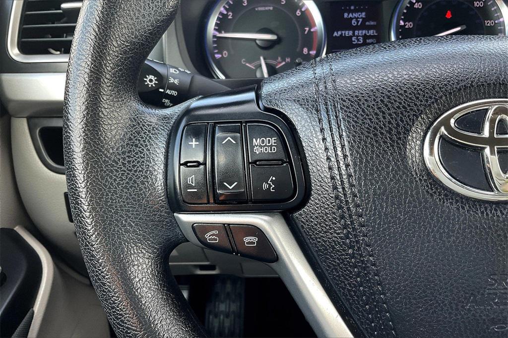 used 2015 Toyota Highlander car, priced at $17,499