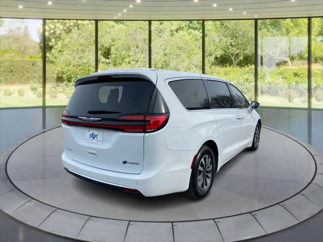 used 2022 Chrysler Pacifica Hybrid car, priced at $24,950