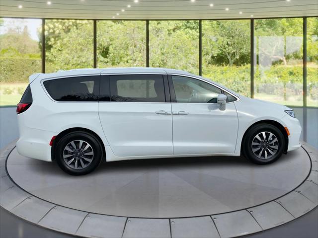 used 2022 Chrysler Pacifica Hybrid car, priced at $24,950