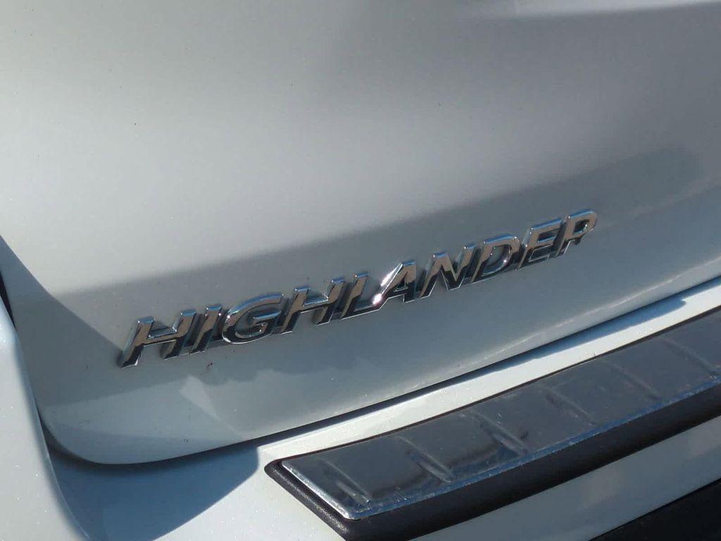 used 2014 Toyota Highlander car, priced at $15,999