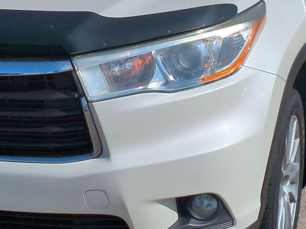 used 2014 Toyota Highlander car, priced at $15,999