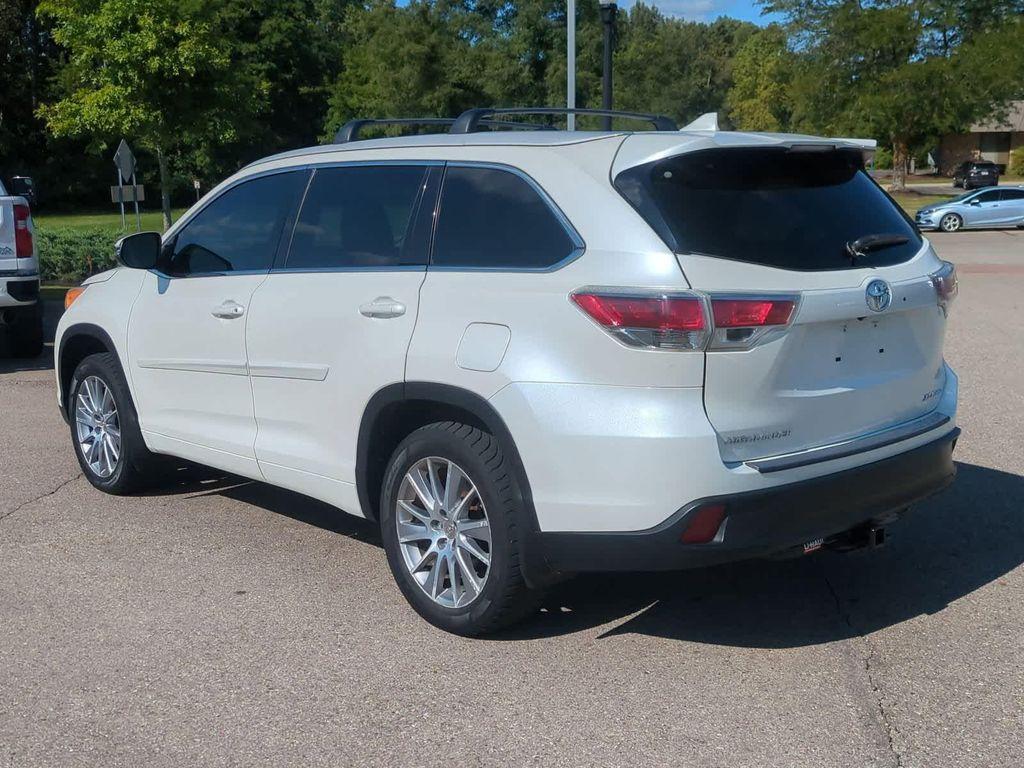 used 2014 Toyota Highlander car, priced at $15,999