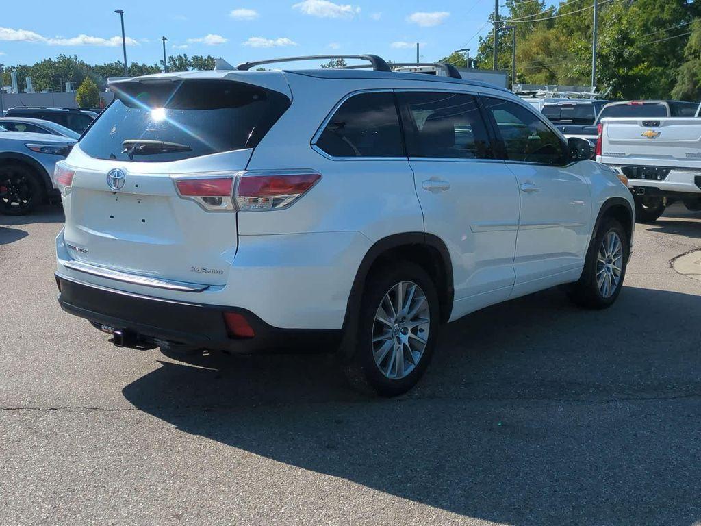 used 2014 Toyota Highlander car, priced at $15,999