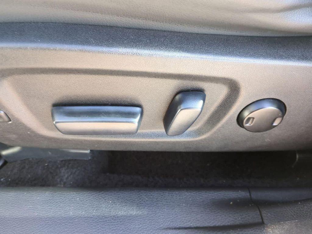 used 2014 Toyota Highlander car, priced at $15,999