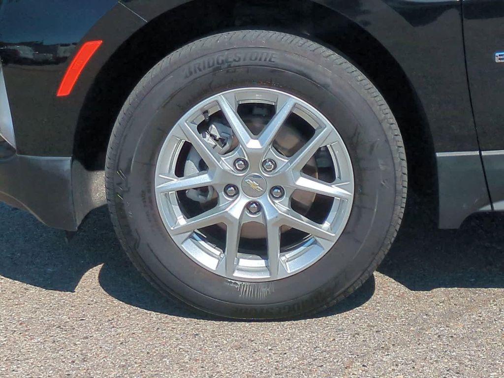 used 2024 Chevrolet Equinox car, priced at $23,999