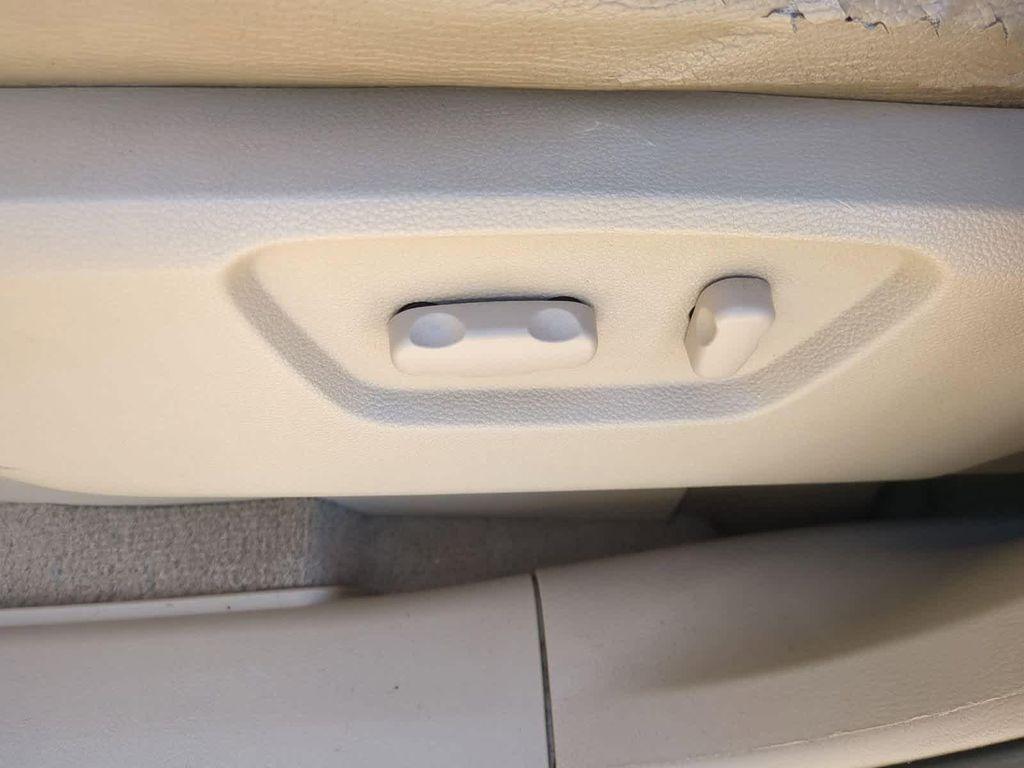 used 2009 Saturn Vue car, priced at $5,850