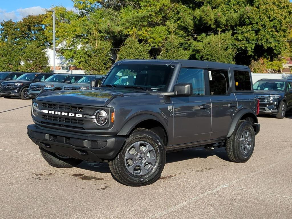 new 2025 Ford Bronco car, priced at $45,664
