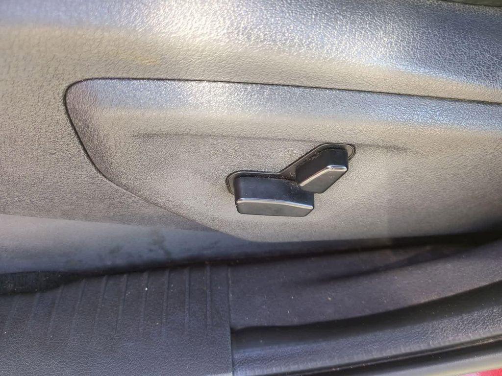 used 2009 Jeep Commander car, priced at $5,550