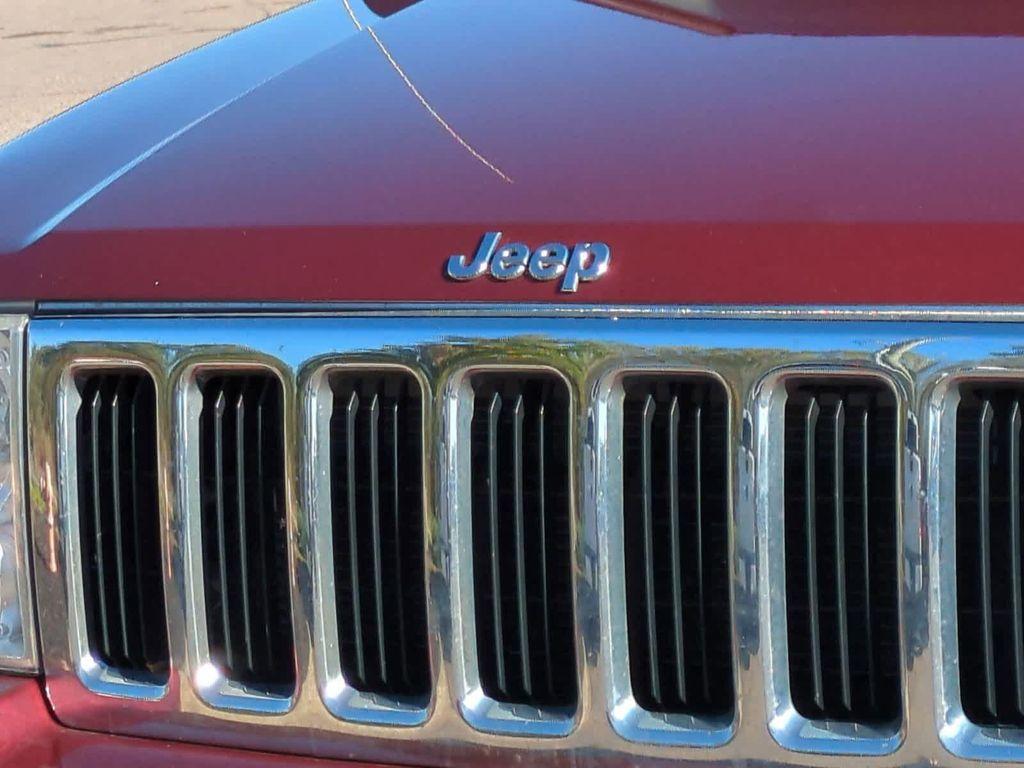 used 2009 Jeep Commander car, priced at $5,550