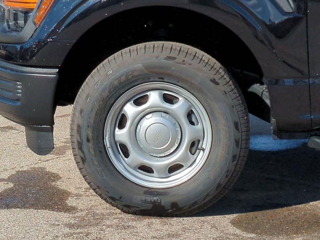 new 2025 Ford F-150 car, priced at $43,999