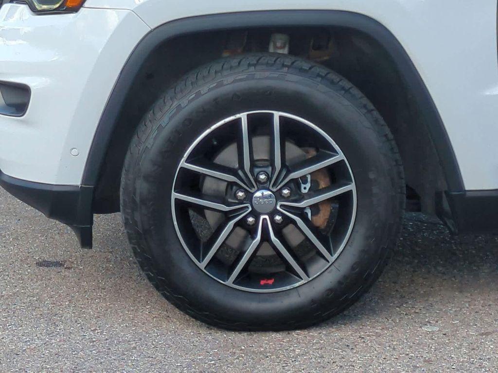 used 2017 Jeep Grand Cherokee car, priced at $14,550