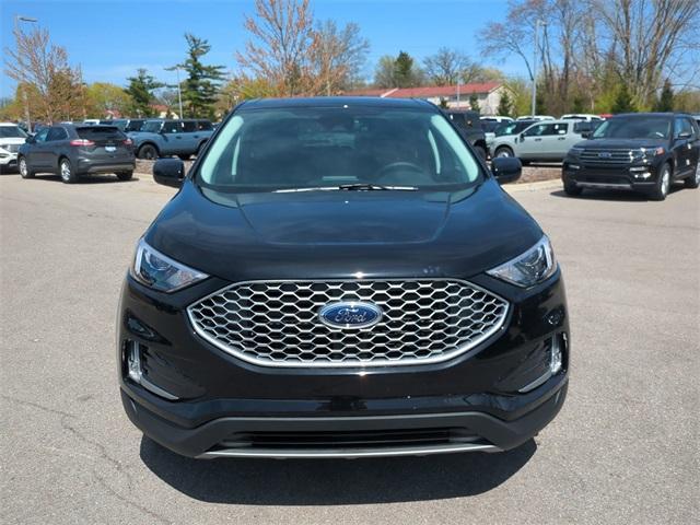 new 2024 Ford Edge car, priced at $40,701