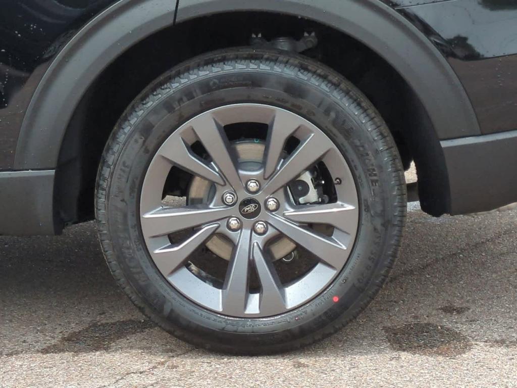 new 2025 Ford Explorer car, priced at $45,193