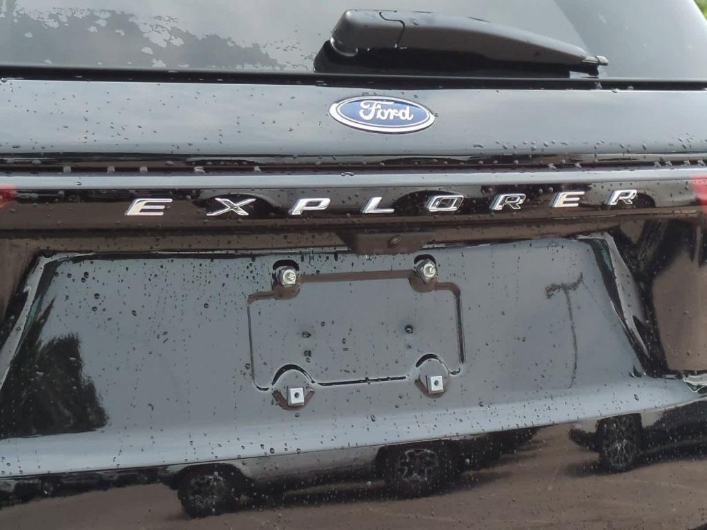 new 2025 Ford Explorer car, priced at $45,193