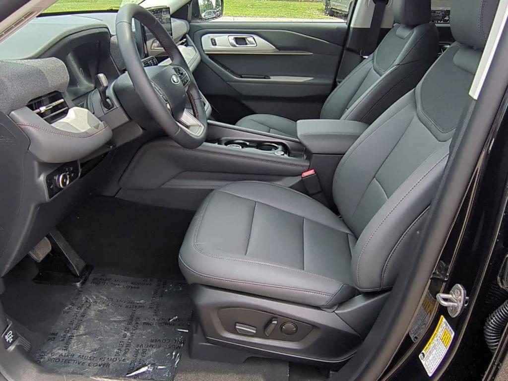 new 2025 Ford Explorer car, priced at $45,193