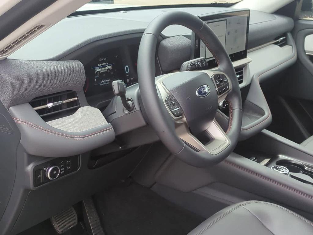 new 2025 Ford Explorer car, priced at $44,406