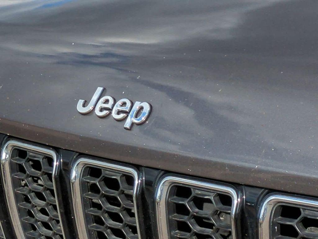 used 2022 Jeep Grand Cherokee car, priced at $35,950